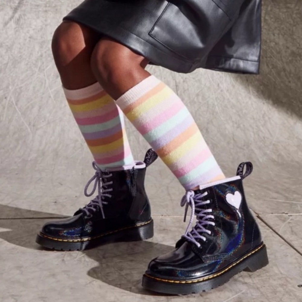 Dr. Martens 1460Y Heart Boots – Youth Size 7 Women’s 6 Black & Purlle Leather